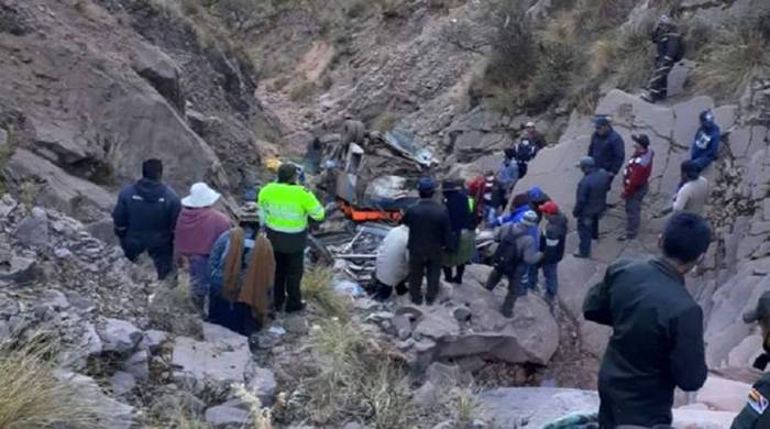 В Боливии при падении автобуса погибли 34 человека