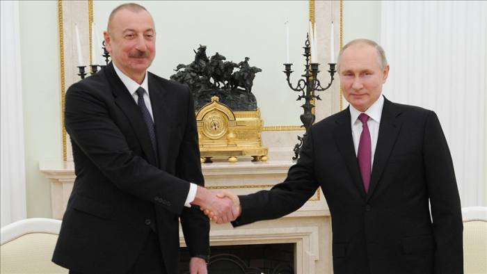 Путин поздравил Алиева с Курбан-байрамом
