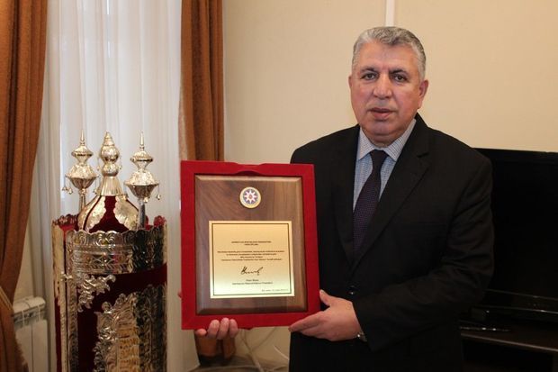 Милих Евдаев награжден орденом «Шараф»