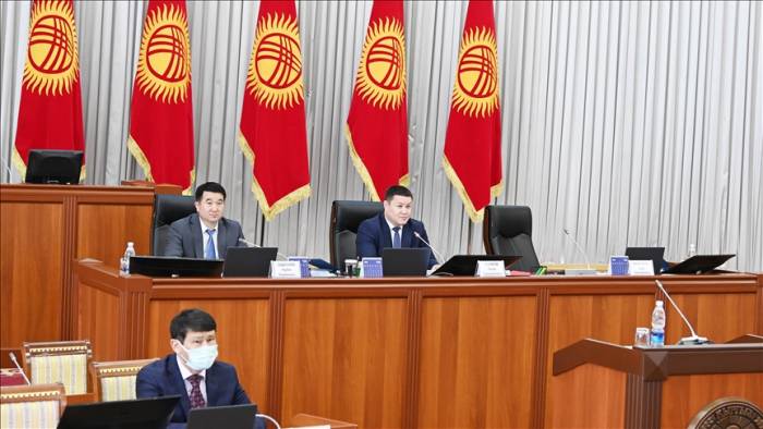 В Кыргызстане вводят режим ЧС 