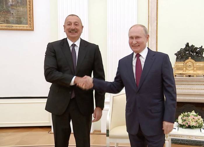 Владимир Путин поблагодарил Президента Ильхама Алиева