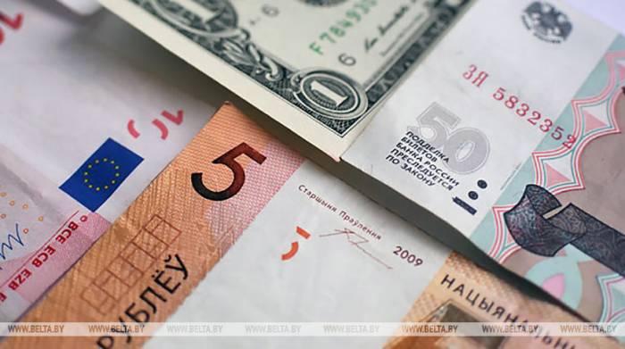 Доллар и евро на торгах 22 июля подешевели