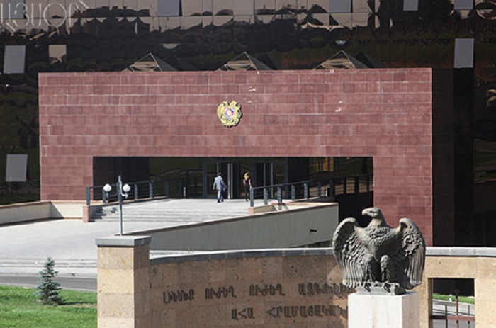 Минобороны Армении уволит половину из 3000 сотрудников