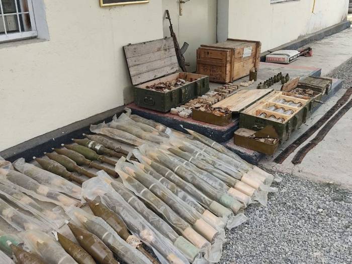 В Губадлы обнаружена крупная партия оружия и боеприпасов