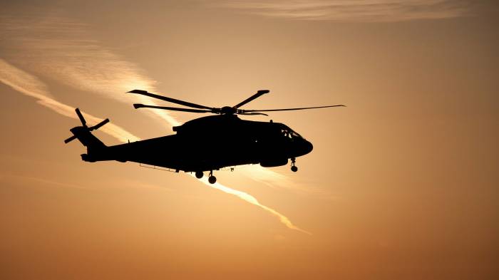 В Индии упал военный вертолет
