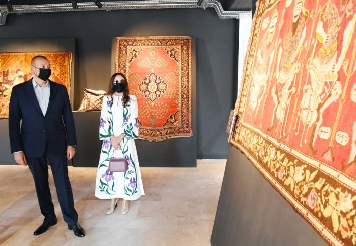 Ильхам Алиев и Мехрибан Алиева ознакомились с выставками в Шуше ОБНОВЛЕНО-ФОТО