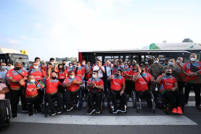Паралимпийская команда Азербайджана отправилась в Токио 