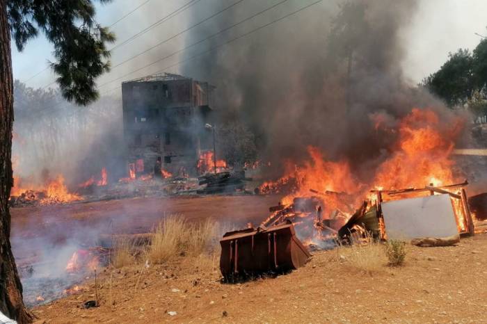 В Турции разбился самолет, участвовавший в тушении пожаров