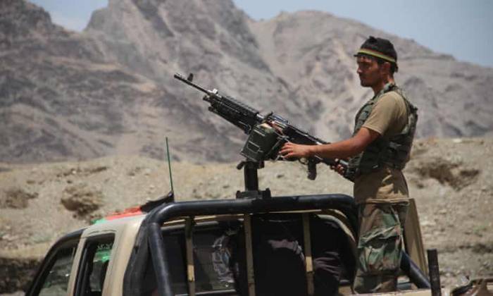 Афганский спецназ проводит операцию по освобождению города 