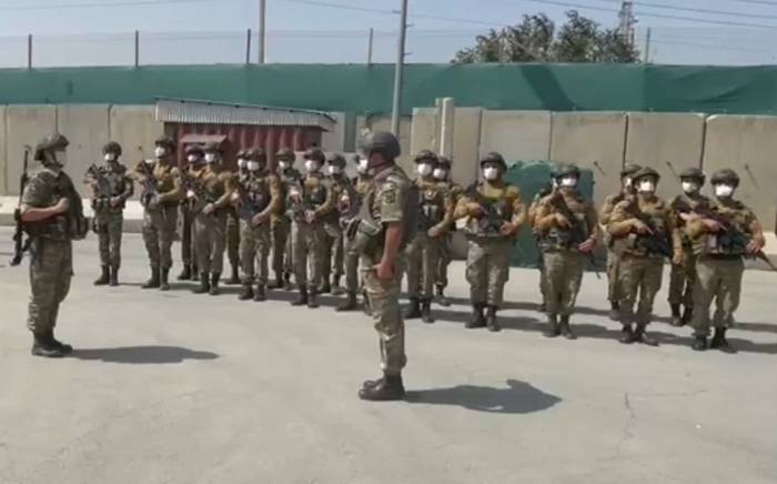 Азербайджанские миротворцы обеспечивают безопасную эвакуацию граждан Франции из аэропорта Кабула
