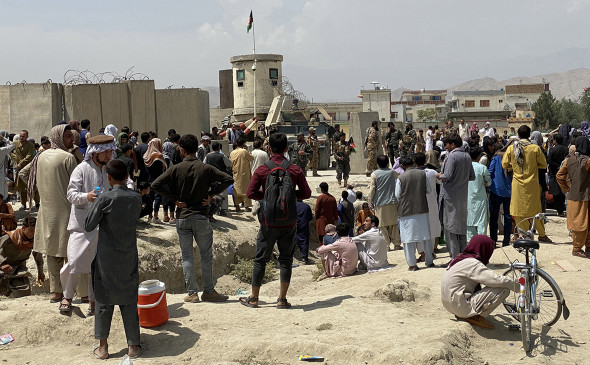 В аэропорту Кабула были убиты 12 человек 