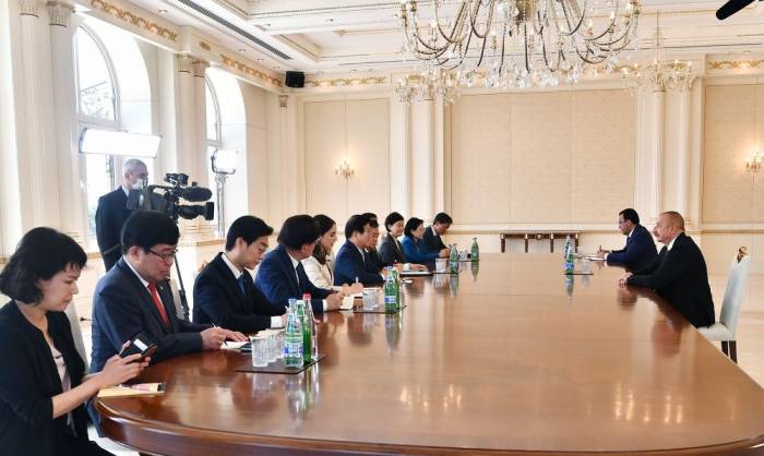 Ильхам Алиев принял корейскую делегацию - ФОТО