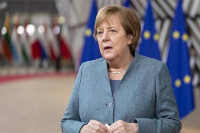 Меркель выступила за продолжение работы в "нормандском формате"
