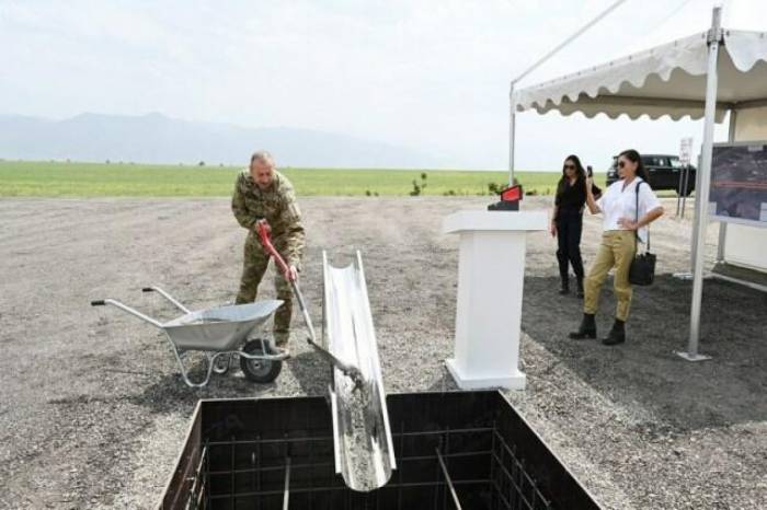 Ильхам Алиев заложил фундамент Лачинского международного аэропорта
