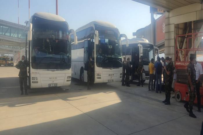 Сотрудники МЧС, направленные в Турцию возвращаются в Азербайджан
