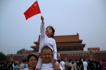 Китайским семьям разрешат заводить до троих детей