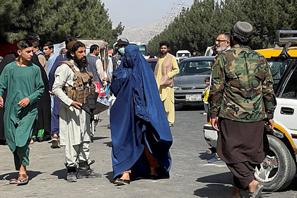Число погибших при взрывах у аэропорта Кабула почти достигло 200