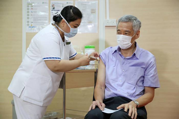 Минздрав Сингапура заявил о вакцинации 80% населения
