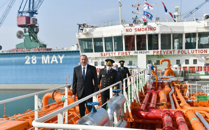 Ильхам Алиев на церемонии сдачи в эксплуатацию танкера «Кяльбаджар»