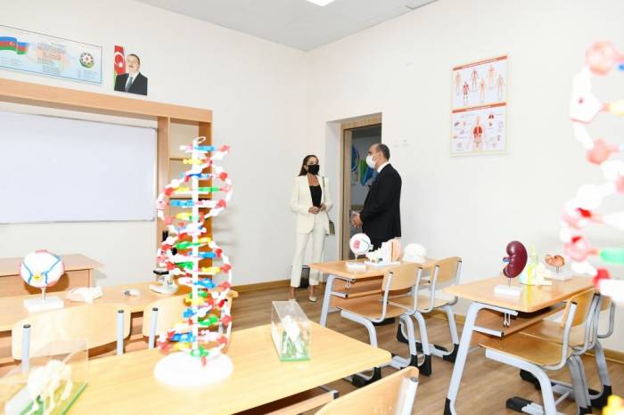Мехрибан Алиева посетила новую школу №88 - ФОТО