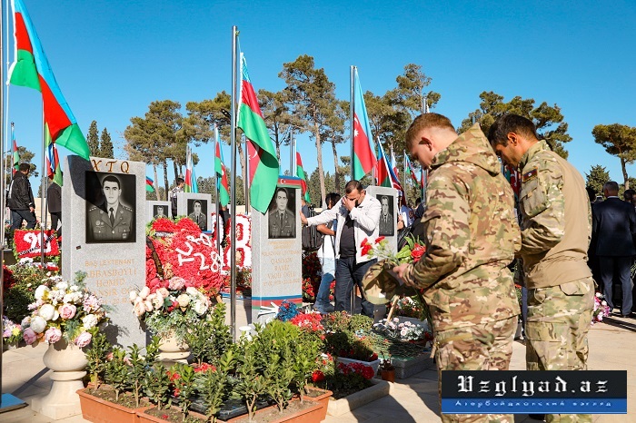 Азербайджанский народ чтит память шехидов Отечественной войны - ФОТО
