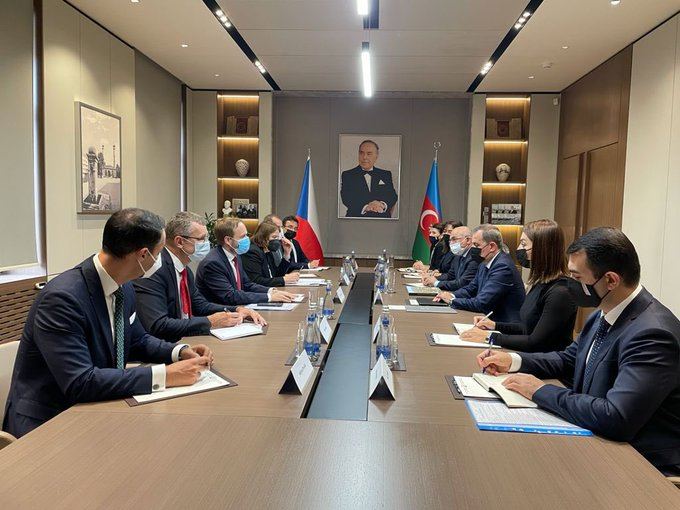 Состоялась встреча глав МИД Азербайджана и Чехии 