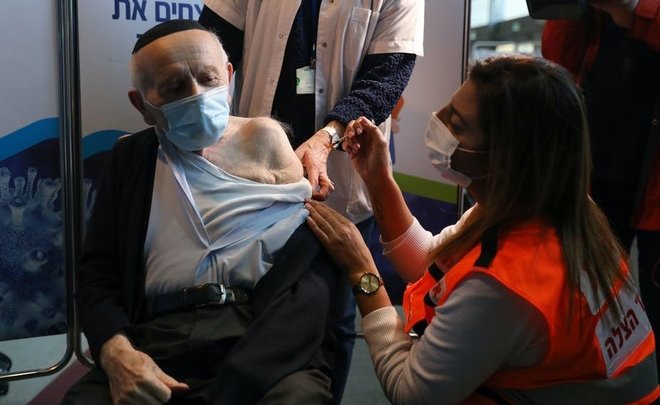 В Израиле раскрыли статистику смертности получивших третью дозу вакцины