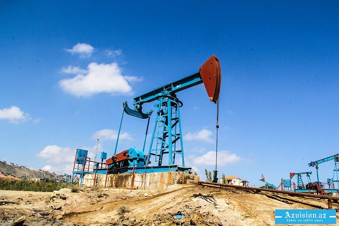Депутат: "Рост цен на нефть увеличивает валютные доходы Азербайджана" 