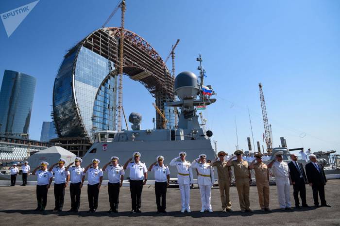 Российские корабли вошли в Бакинскую бухту - ФОТО