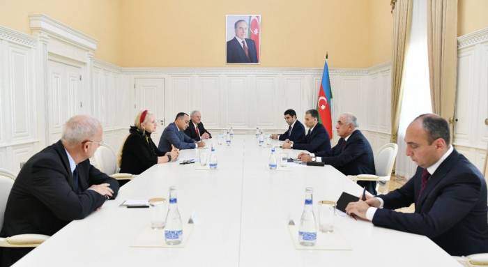 Премьер Азербайджана встретился с президентом Международной федерации астронавтики
