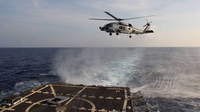 В США после падения вертолета ВМС начался поиск пяти военнослужащих
