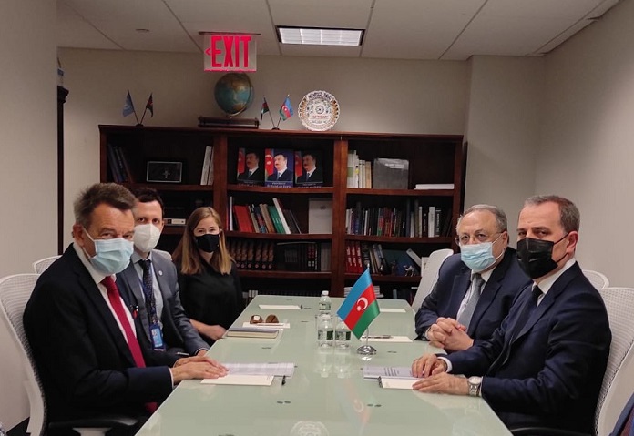 Джейхун Байрамов встретился с президентом Красного Креста
