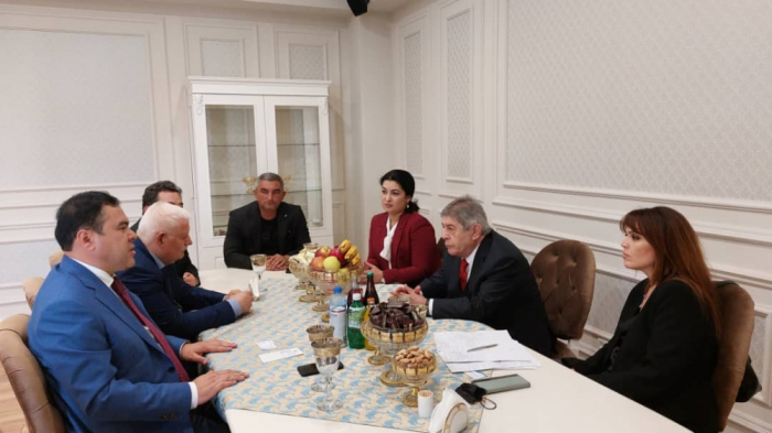 Азербайджан и Узбекистан обсудили двухсторонние отношения