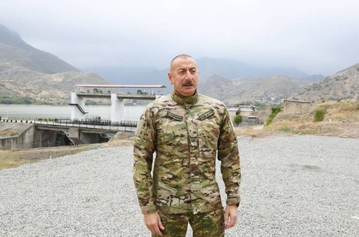 Ильхам Алиев: Армянская армия до последних минут войны находилась в страхе