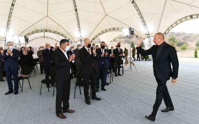 Президент Ильхам Алиев: Азербайджан и впредь будет планировать свои внешние связи и внутренние дела так, как считает нужным