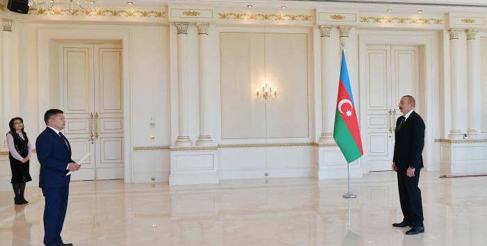 Ильхам Алиев принял верительные грамоты новоназначенного посла Кыргызской Республики в Азербайджане - ОБНОВЛЕНО