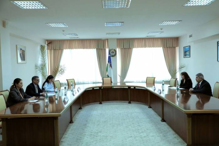 Азербайджанская делегация провела встречу в Институте стратегических и межрегиональных исследований Узбекистана
