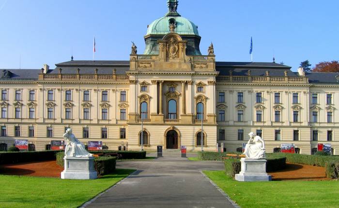 Парламент Чехии лишь в ноябре сможет отстранить Земана с поста президента - ВИДЕО 