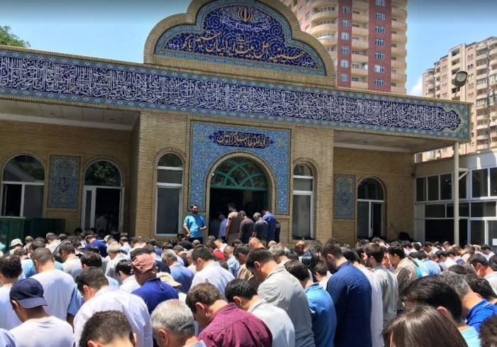 В Баку закрыли мечеть Хусейние 

