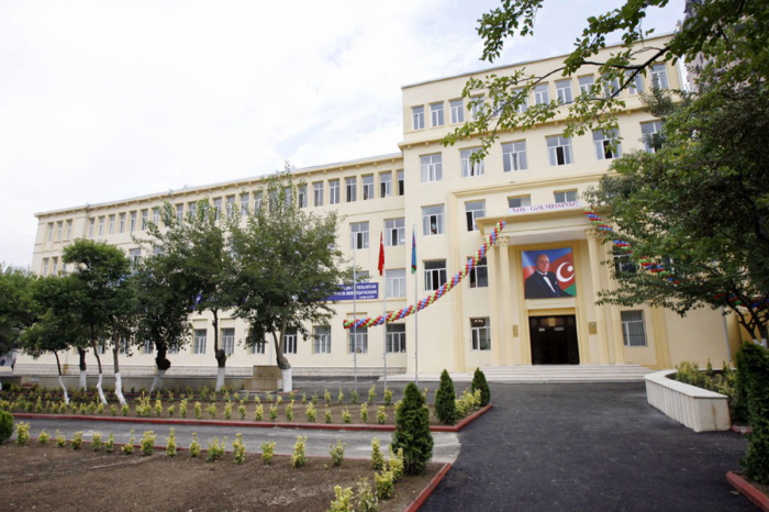 В Баку еще одна школа закрылась из-за коронавируса
