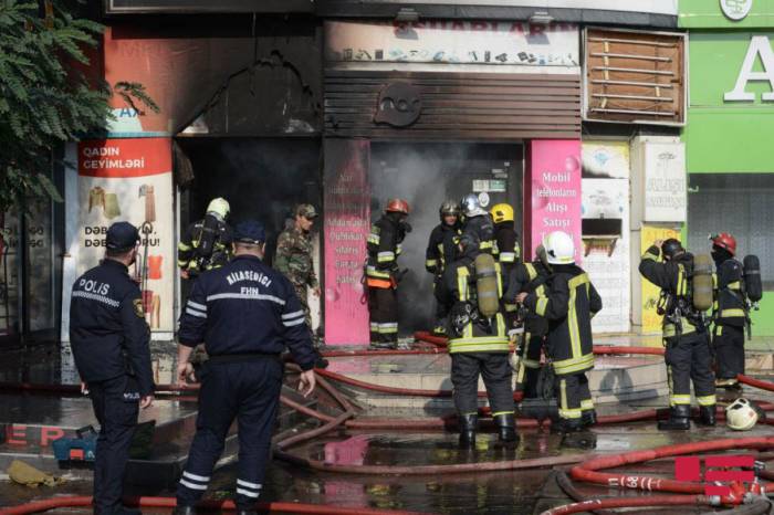 В Баку около метростанции «Н.Нариманов» горят торговые объекты