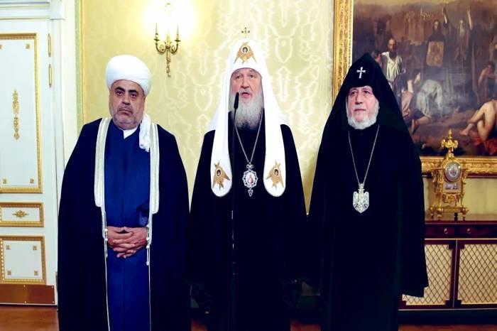 В Москве проходит встреча религиозных лидеров Азербайджана, России и Армении

