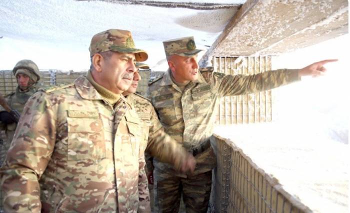 Закир Гасанов посетил боевые позиции в Кяльбаджаре и Лачине