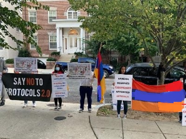 Посол Армении в США вызвала полицию для разгона протестующих