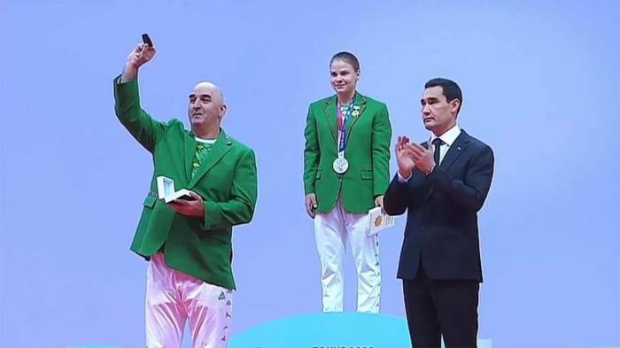 Артура Эмиряна отстранили от должности главного тренера штангистов в Туркменистане