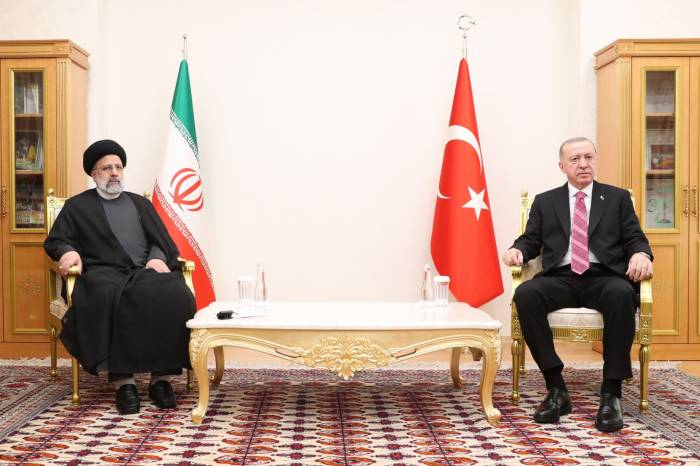 Президенты Турции и Ирана провели закрытые переговоры в Ашхабаде

