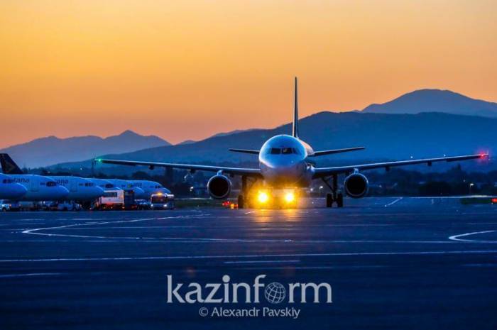 Казахстан возобновляет регулярные авиарейсы в Индию
