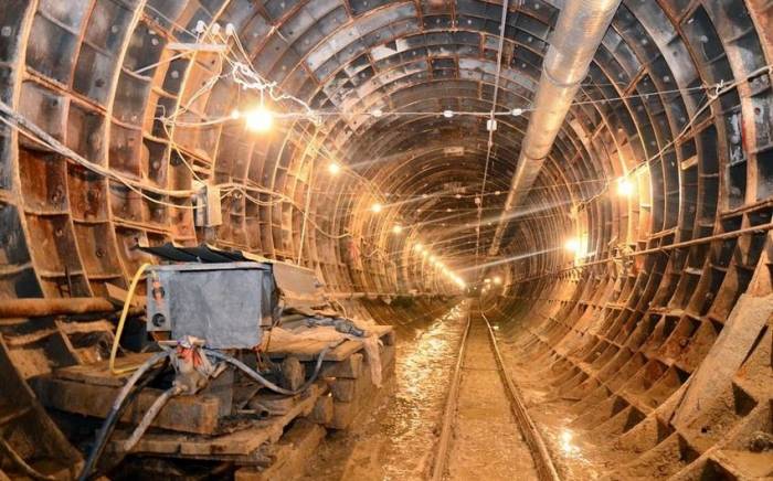 Завершается строительство станции метро "Ходжасан" 
