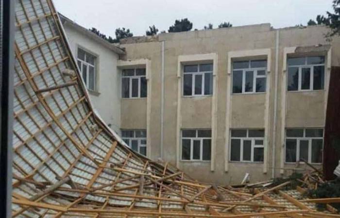 11 школам в Баку в результате непогоды нанесен ущерб
