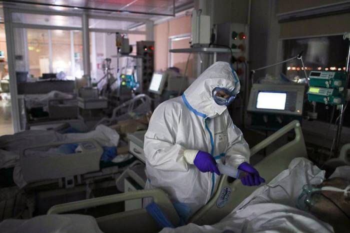В России за последние сутки от коронавируса умерли 1 219 человек
